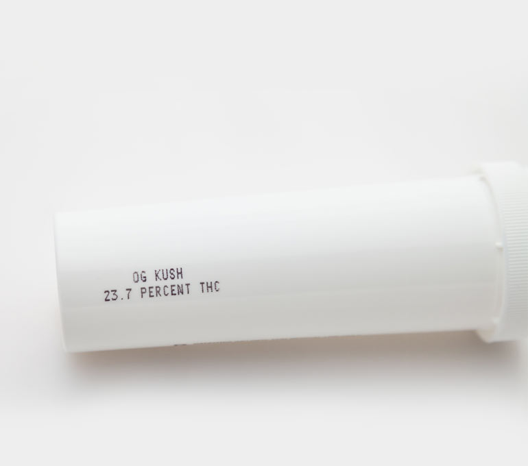 plastic pill bottle with product name and percentage
